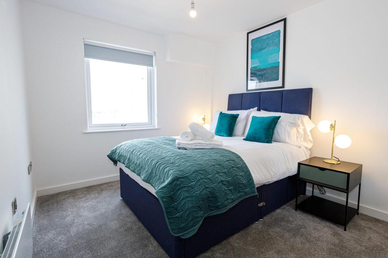 Contemporary 2 Bedroom Duplex In Salford Manchester Exterior photo
